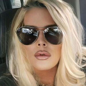 Meet your Posher, Tara Monique.